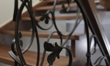 Schody policzkowo-osiodłane